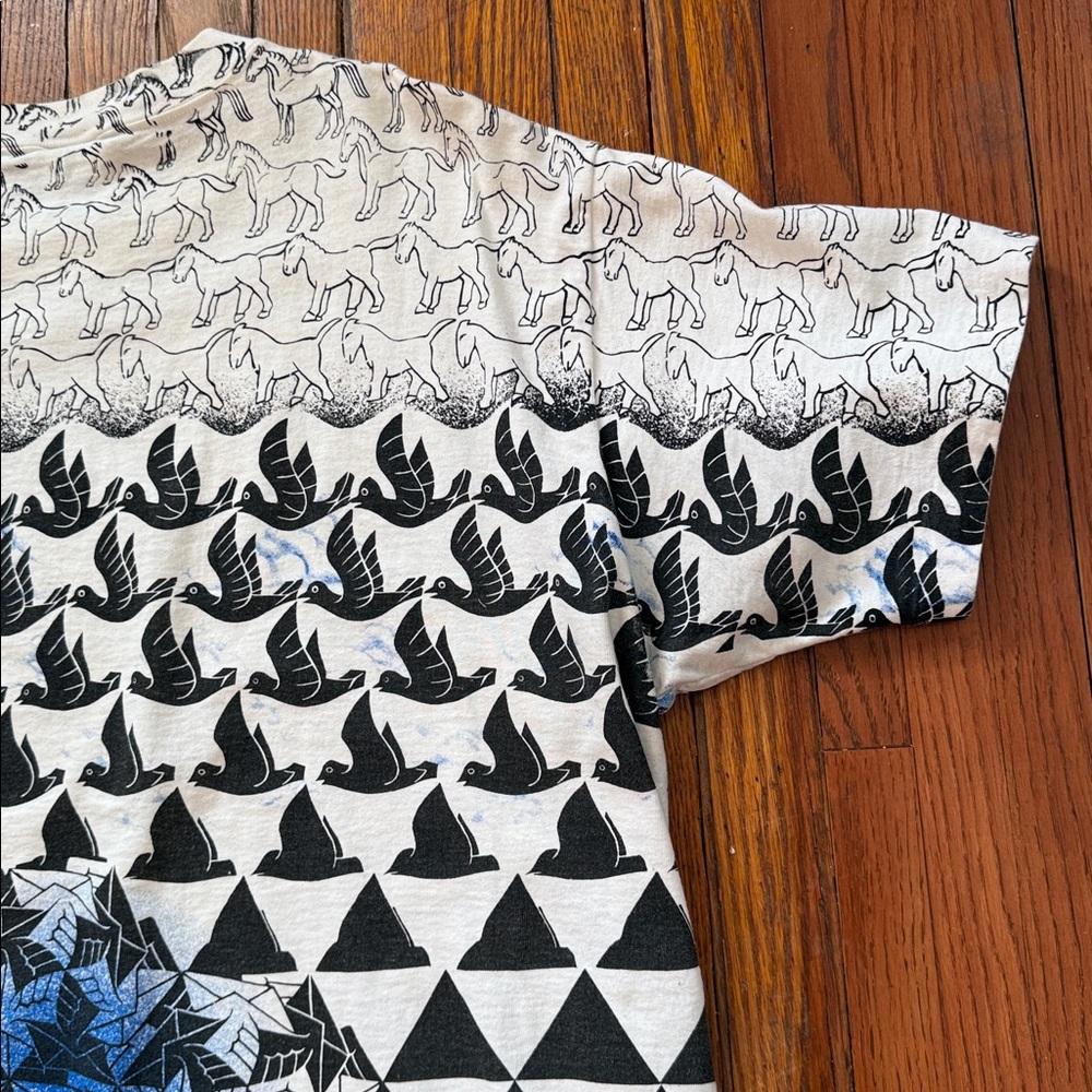 Early 1990’s M.C. Escher AOP Vintage Single Stitch T-Shirt Andazia - Picture 11 of 16